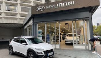 75013 : Hyundai Paris 13 - Bayard Automobiles - HYUNDAI Kona - Kona - Atlas White - Traction - Hybride : Essence/Electrique