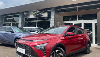 89100 : Hyundai Sens - APS - HYUNDAI Bayon - Bayon - Dragon Red Métal - Traction - Essence/Micro-Hybride