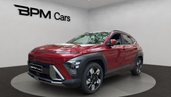 92130 : Hyundai ISSY-LES-MOULINEAUX - BPM Cars - HYUNDAI Kona - Kona - Ultimate Red métallisé - Traction - Hybride : Essence/Electrique