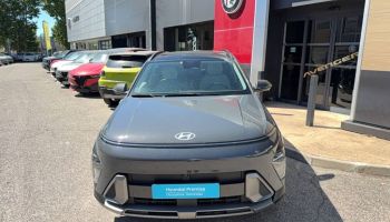 04100 : Hyundai Manosque - Pedinielli - HYUNDAI KONA Executive - KONA II - Gris - Automate sequentiel - Essence / Courant électrique