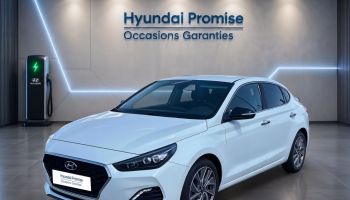 85000 : Hyundai MoceanRent | La Roche-sur-Yon - Océane Auto - HYUNDAI i30 FASTBACK Creative - i30 III - Blanc - Boîte séquentielle - Diesel