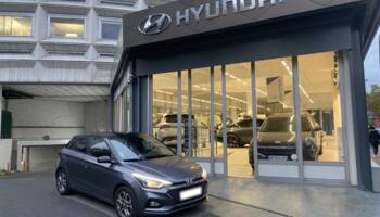 75013 : Hyundai Paris 13 - Bayard Automobiles - HYUNDAI i20 - i20 - Noir - Traction - Essence