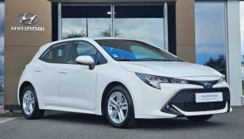 29000 : Hyundai Quimper - Iroise Automobiles - TOYOTA Corolla - Corolla - Blanc Pur - Traction - Hybride : Essence/Electrique