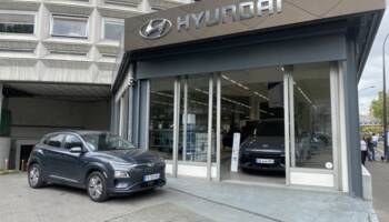 75013 : Hyundai Paris 13 - Bayard Automobiles - HYUNDAI Kona - Kona - Dark Knight Métal - Traction - Electrique