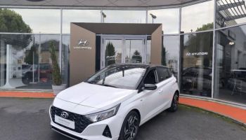 19100 : Hyundai Brive-la-Gaillarde - Garage Pouget - HYUNDAI i20 - i20 - Polar White Métal/Toit/rétros Black - Traction - Essence/Micro-Hybride