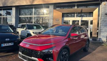 89100 : Hyundai Sens - APS - HYUNDAI Bayon - Bayon - Dragon Red Métal - Traction - Essence