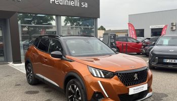 84120 : Hyundai PERTUIS - SA PEDINIELLI - PEUGEOT 2008 GT Line - 2008 II - Orange - Boîte manuelle - Essence sans plomb