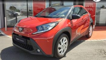 50000 : Hyundai Saint-Lô - GCA - TOYOTA Aygo X - Aygo X - Bi ton rouge piment   noir - Traction - Essence