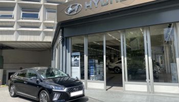 75013 : Hyundai Paris 13 - Bayard Automobiles - HYUNDAI Ioniq - Ioniq - Phantom black - Traction - Hybride rechargeable : Essence/Electrique