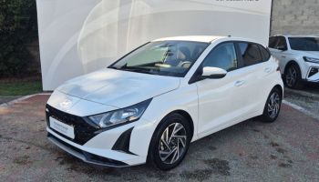33110 : Hyundai Bordeaux Nord Le Bouscat - Sipa Automobiles - HYUNDAI i20 Intuitive - i20 (08/2023) - BLANC - Boîte manuelle - Essence sans plomb