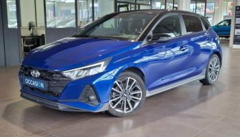 57685 : Hyundai Metz - Theobald Automobiles - HYUNDAI i20 - i20 - Intense Blue Métal/Toit/rétro Black - Traction - Essence/Micro-Hybride