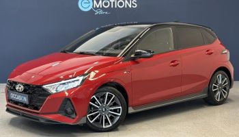 57100 : Hyundai Thionville - Théobald Automobiles - HYUNDAI i20 - i20 - Dragon Red Métal/Toit/rétro Black - Traction - Essence/Micro-Hybride