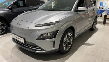56000 : Hyundai Vannes - Park Lann Automobiles - HYUNDAI Kona - Kona - Shimmering Silver Métal - Traction - Electrique