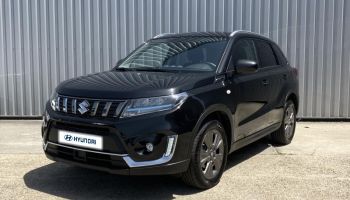 40990 : Hyundai Dax - i-AUTO - SUZUKI Vitara - Vitara - Cosmic Black Pearl métallisé - Traction - Hybride : Essence/Electrique