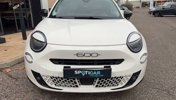 04100 : Hyundai Manosque - Pedinielli - FIAT 600 La Prima - 600 - Blanc - Boîte automatique - Essence sans plomb