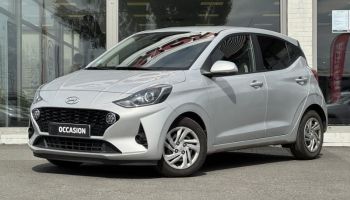 57200 : Hyundai Sarreguemines - Theobald Automobiles - HYUNDAI i10 - i10 - Sleek Silver Métal - Traction - Essence