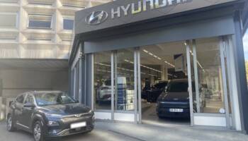 75013 : Hyundai Paris 13 - Bayard Automobiles - HYUNDAI Kona - Kona - Dark Knight Métal - Traction - Electrique