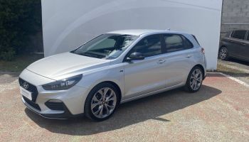 33110 : Hyundai Bordeaux Nord Le Bouscat - Sipa Automobiles - HYUNDAI i30 N Line - i30 III - Platinum Silver - Boîte séquentielle - Essence sans plomb