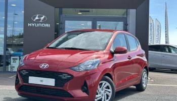 57200 : Hyundai Sarreguemines - Theobald Automobiles - HYUNDAI i10 - i10 - Dragon Red Métal - Traction - Essence