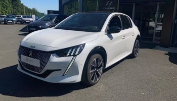 49070 : Hyundai Angers - Oceane Automobiles - PEUGEOT 208 ELECTRIQUE GT - 208 ELECTRIQUE II - Blanc - Automate à fonct. Continu - Courant électrique