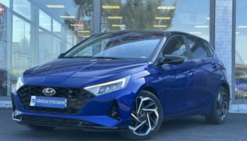 57200 : Hyundai Sarreguemines - Theobald Automobiles - HYUNDAI i20 - i20 - Intense Blue Métal/Toit/rétro Black - Traction - Essence/Micro-Hybride