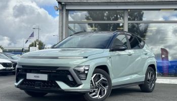 57200 : Hyundai Sarreguemines - Theobald Automobiles - HYUNDAI Kona - Kona - Mirage Green/Toit/rétros Black - Traction - Hybride : Essence/Electrique
