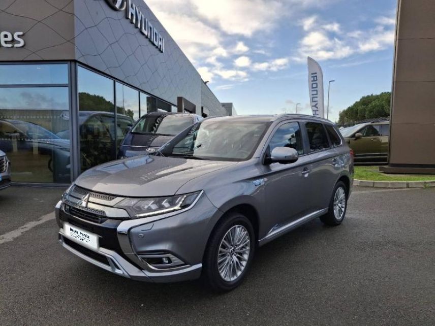 56000 : Hyundai Vannes - Park Lann Automobiles - MITSUBISHI Outlander - Outlander - Titanium Grey - Transmission intégrale - Hybride rechargeable : Essence/Electrique