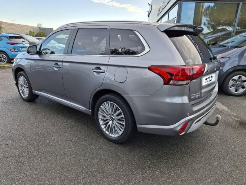 56000 : Hyundai Vannes - Park Lann Automobiles - MITSUBISHI Outlander - Outlander - Titanium Grey - Transmission intégrale - Hybride rechargeable : Essence/Electrique