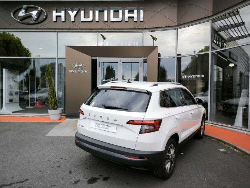 19100 : Hyundai Brive-la-Gaillarde - Garage Pouget - SKODA Karoq - Karoq - Blanc Cristal - Traction - Essence