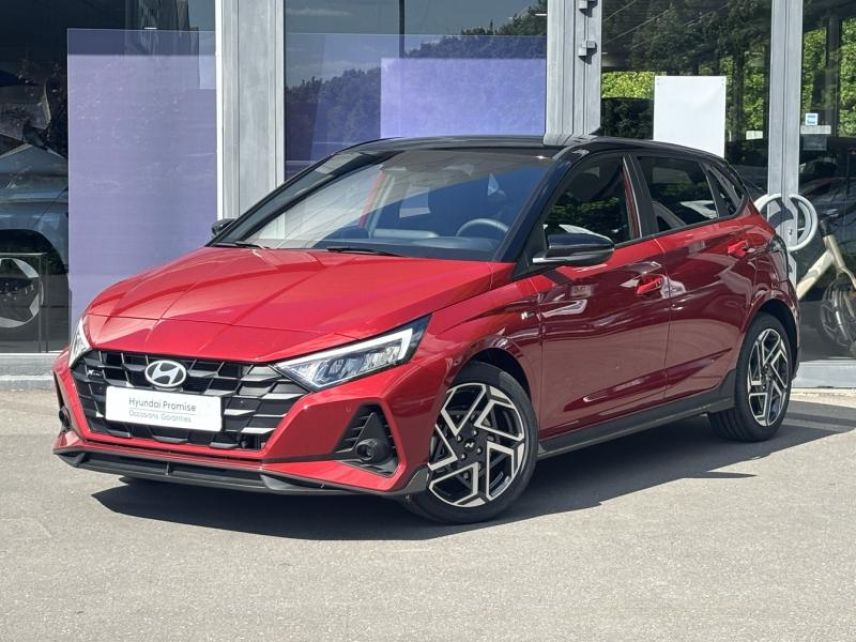 57100 : Hyundai Thionville - Théobald Automobiles - HYUNDAI i20 - i20 - Dragon Red Métal/Toit+rétros Black - Traction - Essence