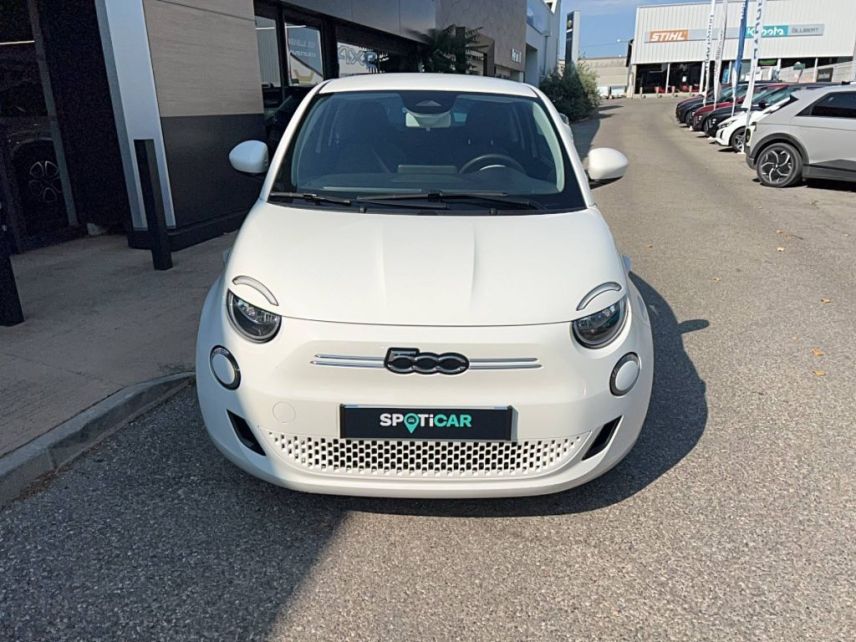 04100 : Hyundai Manosque - Pedinielli - FIAT 500e BERLINE MY22 SERIE 1 STEP 2 Icône - 500 III - Ice White - Automate à fonct. Continu - Courant électrique