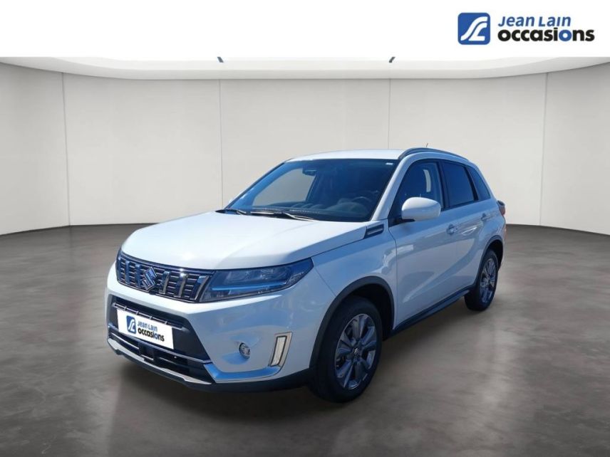 73290 : Hyundai Chambéry - Jean Lain Mobilités - SUZUKI VITARA Privilège - VITARA IV - BLANC - Boîte automatique - Essence / Courant électrique