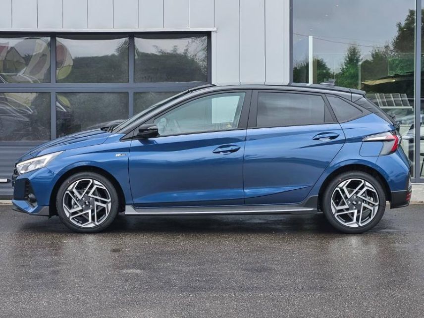 57685 : Hyundai Metz - Theobald Automobiles - HYUNDAI i20 - i20 - Vibrant Blue Métal/Toit+rétros Black - Traction - Essence