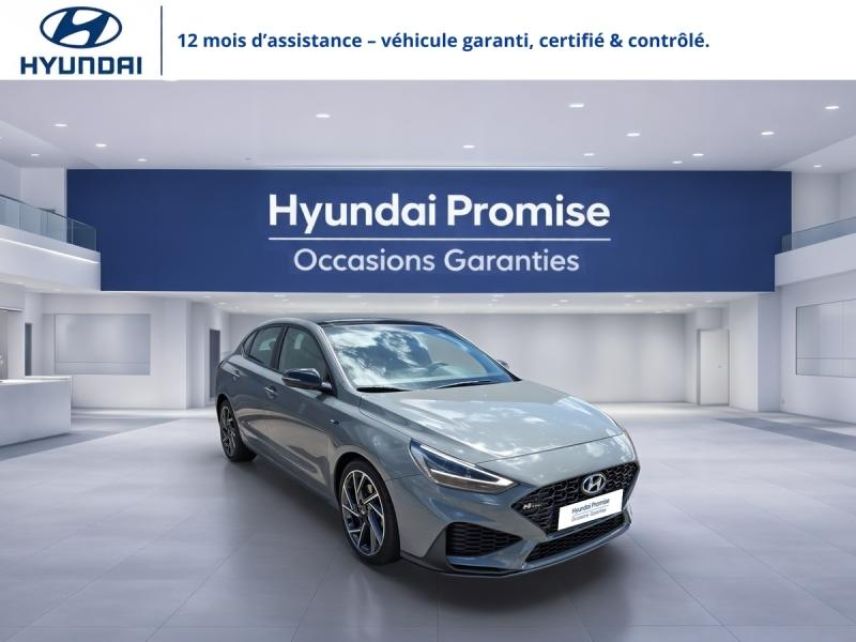56000 : Hyundai Vannes - Park Lann Automobiles - HYUNDAI i30 Fastback - i30 Fastback - Dark Knight Métal - Traction - Essence/Micro-Hybride