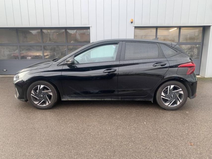 57685 : Hyundai Metz - Theobald Automobiles - HYUNDAI i20 - i20 - Sleek Silver Métal - Traction - Essence