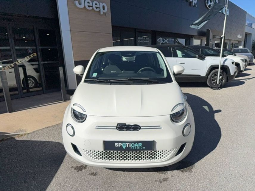 04100 : Hyundai Manosque - Pedinielli - FIAT 500e BERLINE MY22 SERIE 1 STEP 2 Action Plus - 500 III ELECTRIQUE - Blanc - Automate à fonct. Continu - Courant électrique