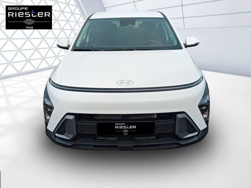 77120 : Hyundai Coulommiers - Protea by Riester - HYUNDAI KONA Intuitive - KONA II - BLANC - Boîte manuelle - Essence sans plomb