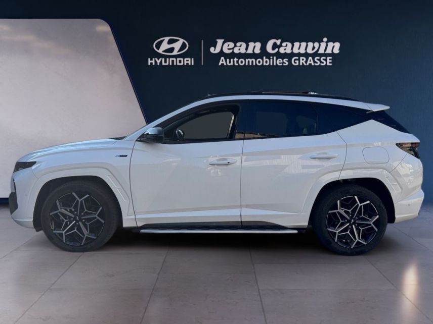 06130 : Hyundai Grasse - Garage Jean Cauvin - HYUNDAI TUCSON N Line Executive - TUCSON IV - Blanc - Boîte automatique - Essence / Courant électrique