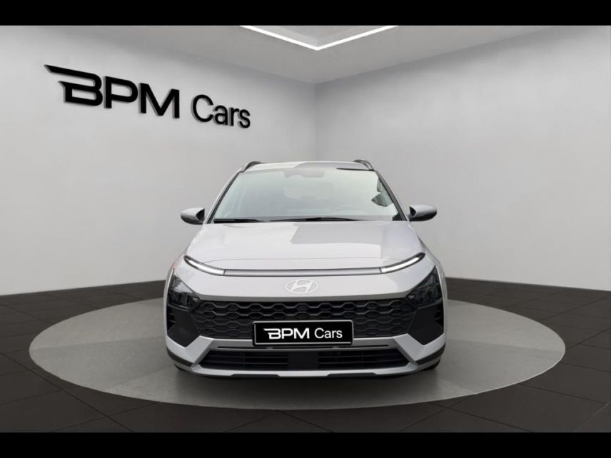 92250 : Hyundai La Garenne-Colombes - BPM Cars - HYUNDAI Bayon - Bayon - Lumen Gray Métal - Traction - Essence