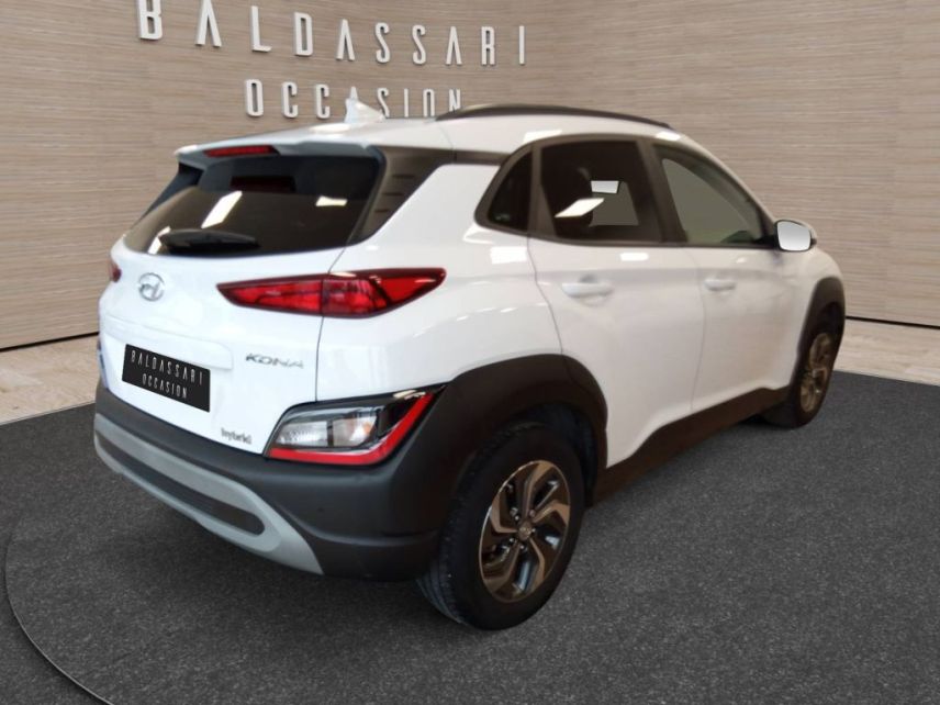 83130 : Hyundai Toulon - Autodif SAS - Groupe BALDASSARI - HYUNDAI KONA HYBRID Intuitive - KONA - Blanc - Automate sequentiel - Essence / Courant électrique