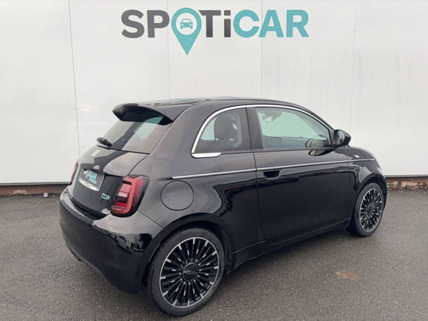 33140 : Hyundai Bordeaux Sud Villenave d'Ornon - Sipa Automobiles - FIAT 500e BERLINE MY22 SERIE 1 STEP 2 Icône Plus - 500 III ELECTRIQUE - Noir - Automate à fonct. Continu - Courant électrique