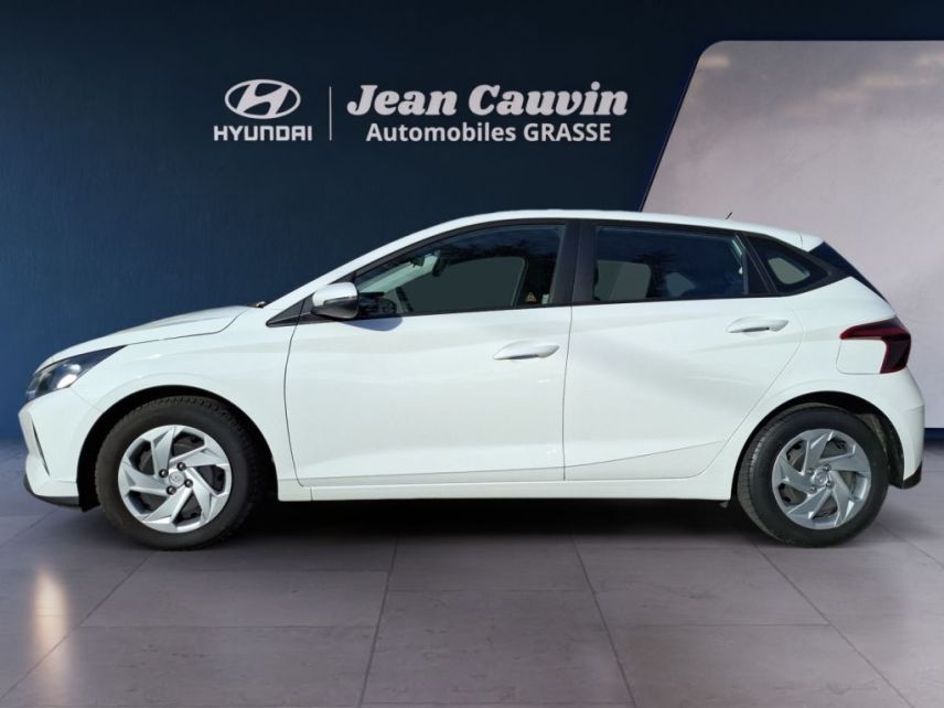 06130 : Hyundai Grasse - Garage Jean Cauvin - HYUNDAI i20 Initia - i20 III - Blanc - Boîte manuelle - Essence sans plomb