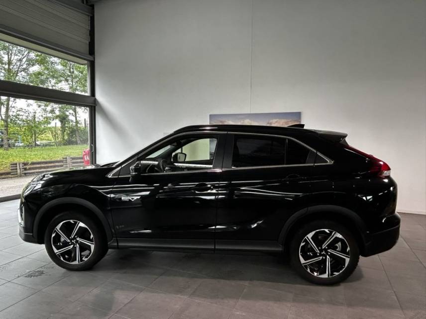 38300 : Hyundai Bourgoin-Jallieu - CENTRAL MOTOR LYON - MITSUBISHI ECLIPSE CROSS MY21 Intense Design - ECLIPSE CROSS - Noir - Automate à fonct. Continu - Essence / Courant électrique