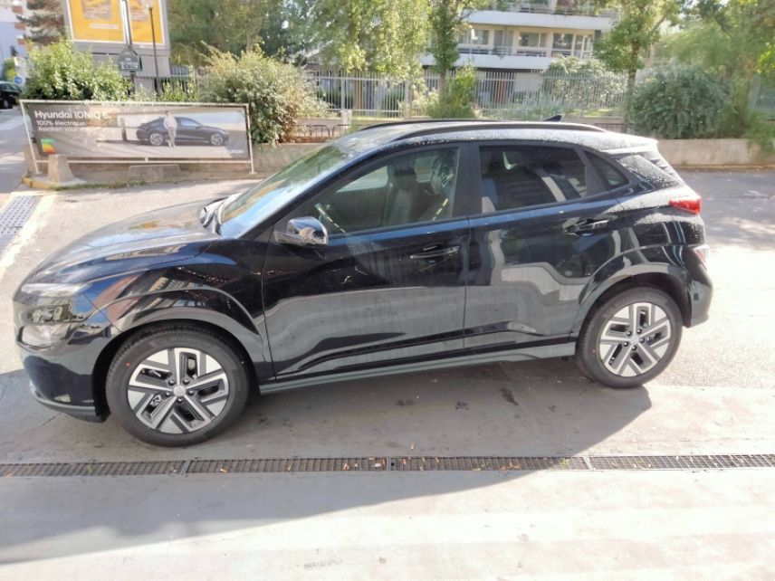 75013 : Hyundai Paris 13 - Bayard Automobiles - HYUNDAI Kona - Kona - Phantom Black Métal - Traction - Electrique
