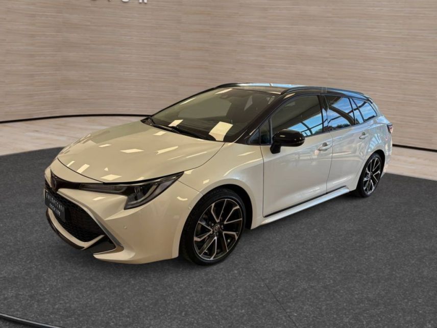 83130 : Hyundai Toulon - Autodif SAS - Groupe BALDASSARI - TOYOTA COROLLA TOURING SPORTS HYBRIDE GR Sport - COROLLA XII - BLANC - Automate à fonct. Continu - Essence / Courant électrique