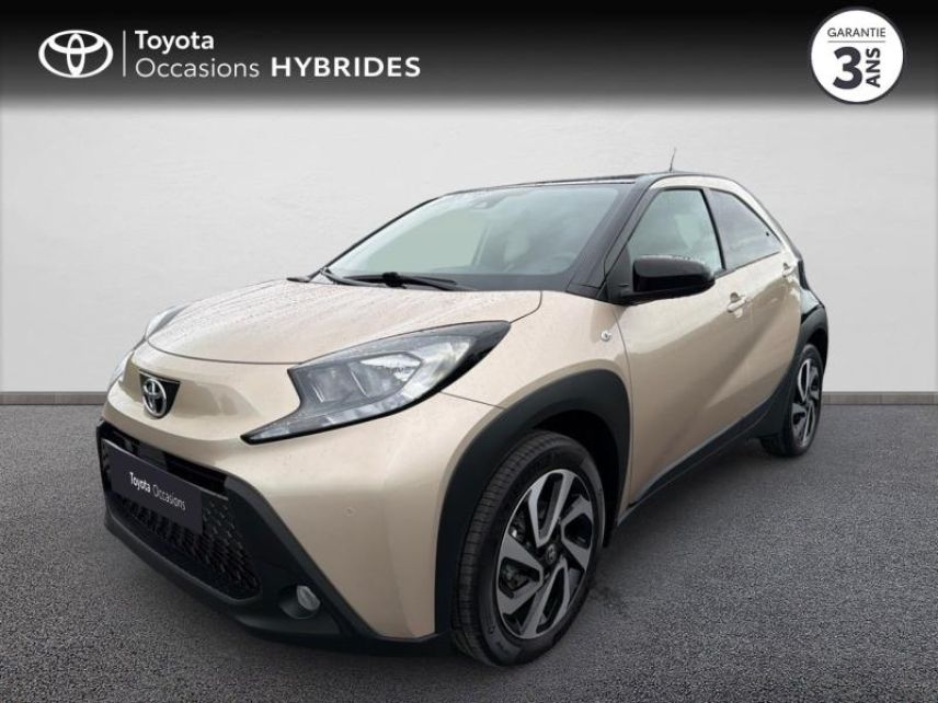 50000 : Hyundai Saint-Lô - GCA - TOYOTA Aygo X - Aygo X - Bi-Ton Beige Gingembre métal/Toit noir - Traction - Essence