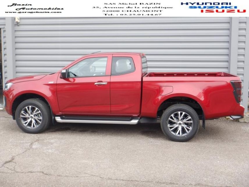52000 : Hyundai Chaumont - Garage Michel Bazin - ISUZU D-Max - D-Max - Red Spinel Mica métal - Transmission intégrale enclenc - Diesel