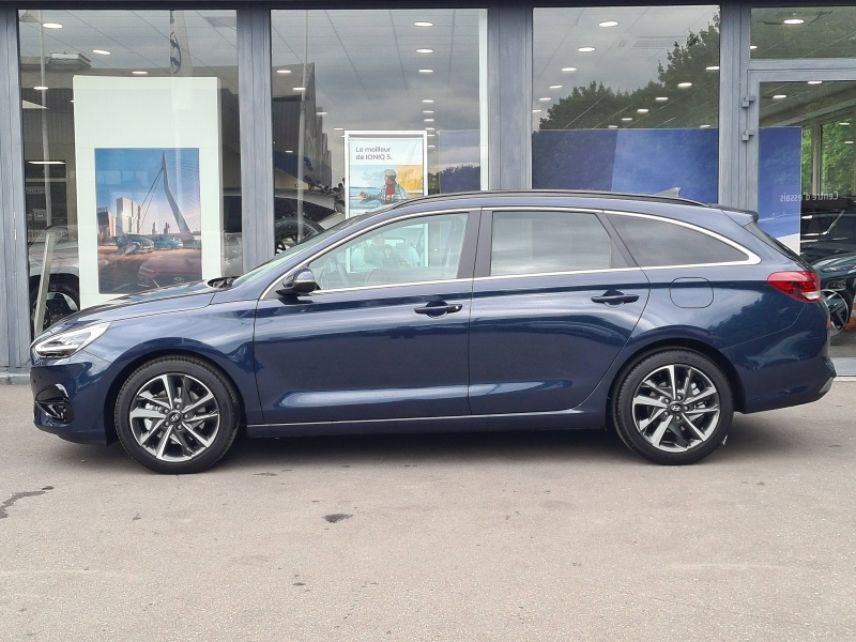 57100 : Hyundai Thionville - Théobald Automobiles - HYUNDAI i30 SW - i30 SW - Sailing Blue métal - Traction - Essence