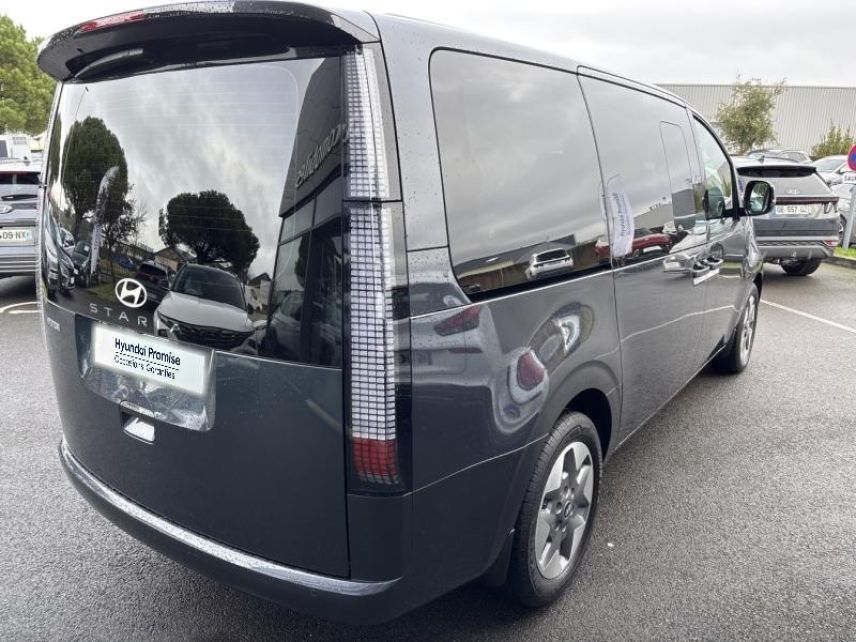 56000 : Hyundai Vannes - Park Lann Automobiles - HYUNDAI Staria - Staria - Blanc - Traction - Hybride : Essence/Electrique