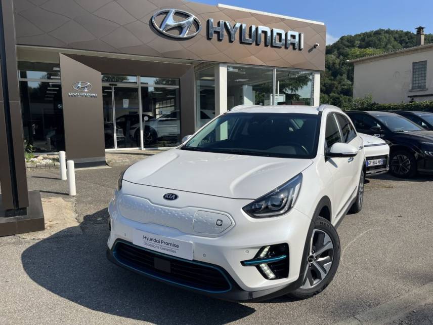 38200 : Hyundai Vienne - Groupe Central Autos - KIA E-NIRO e-Premium - NIRO - Blanc - Automate à fonct. Continu - Courant électrique